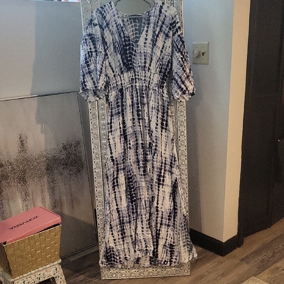 INC International Concepts Dresses & Skirts - Bohemian Summer Flowy White & Navy Blue Scrunch Waist Maxi Dress🧜‍♀️